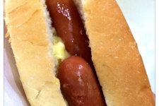 永樂園熱狗餐廳 (Wing Lok Yuen Hot Dog)
