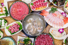 金海阁海鲜火锅 (Jinhaige Seafood Hot Pot)